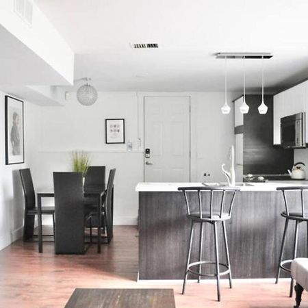 Cozy 1 Bd Suite Centrally Located Норт-Ванкувер Екстер'єр фото