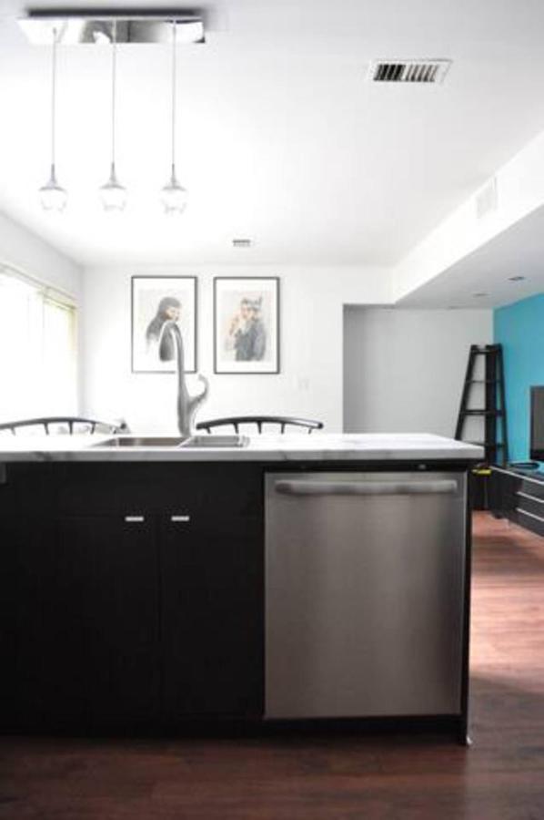 Cozy 1 Bd Suite Centrally Located Норт-Ванкувер Екстер'єр фото