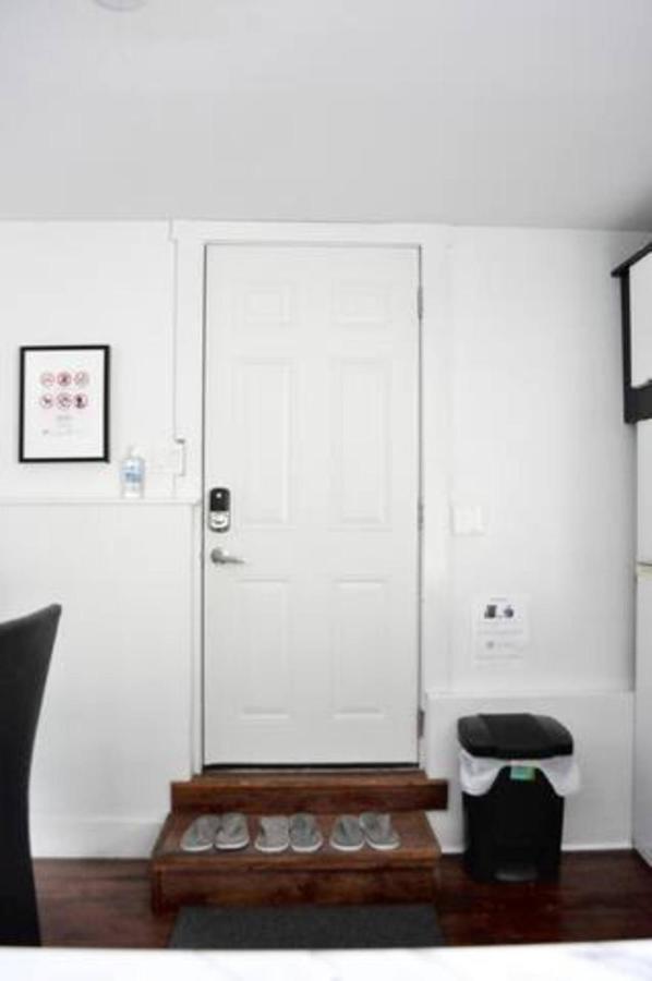 Cozy 1 Bd Suite Centrally Located Норт-Ванкувер Екстер'єр фото
