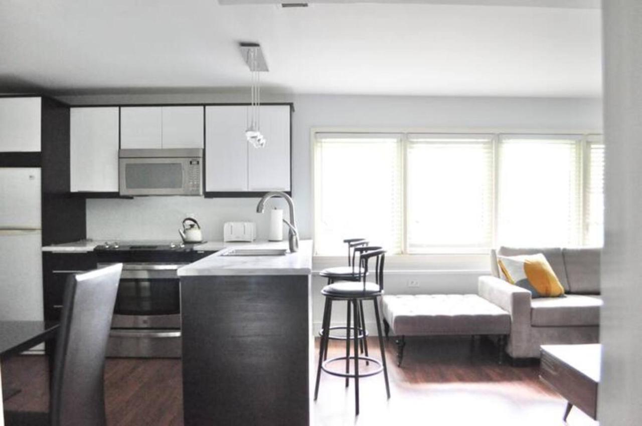 Cozy 1 Bd Suite Centrally Located Норт-Ванкувер Екстер'єр фото